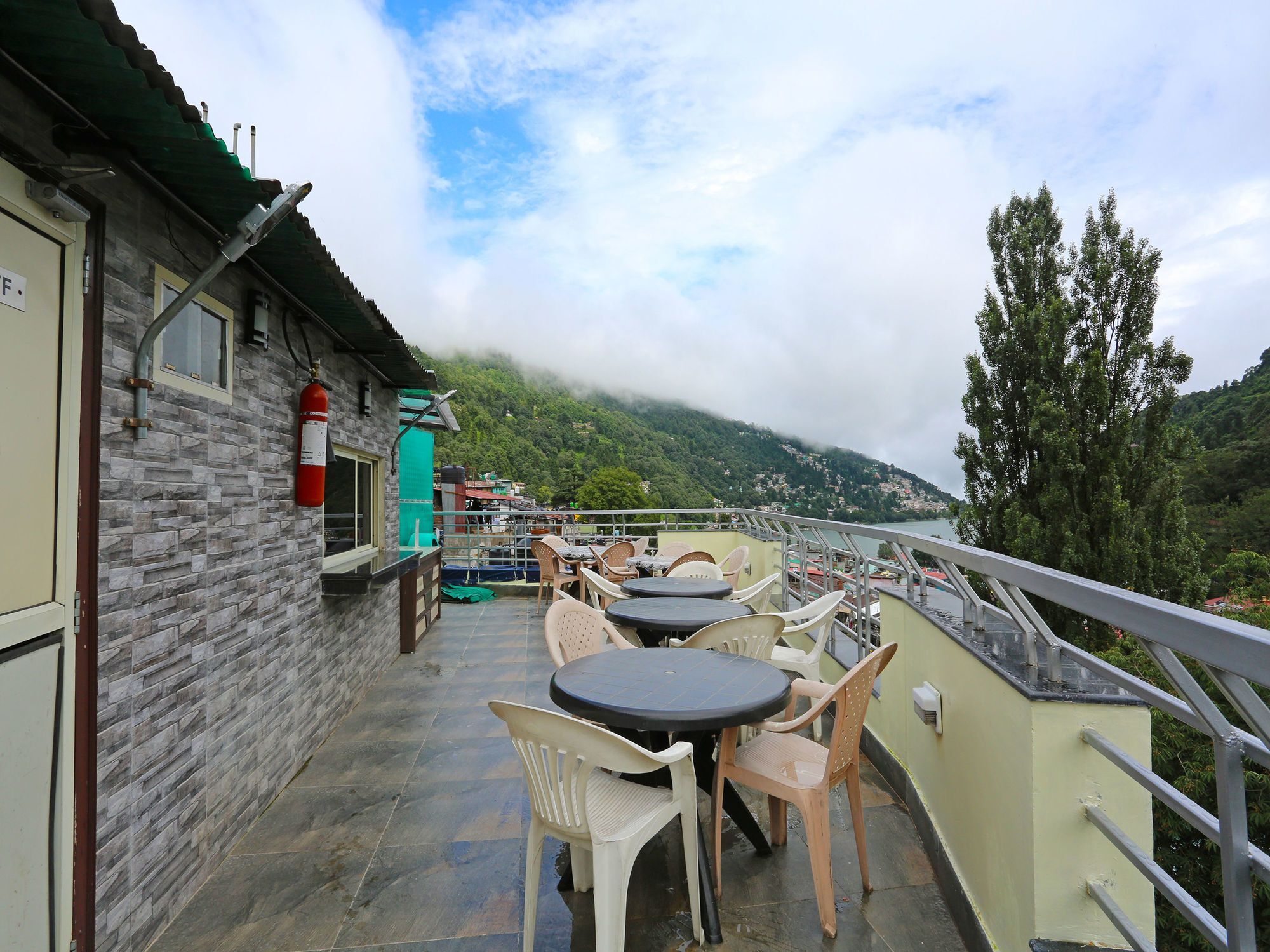 Oyo 9335 Hotel Cloud 7 Nainital Exterior photo